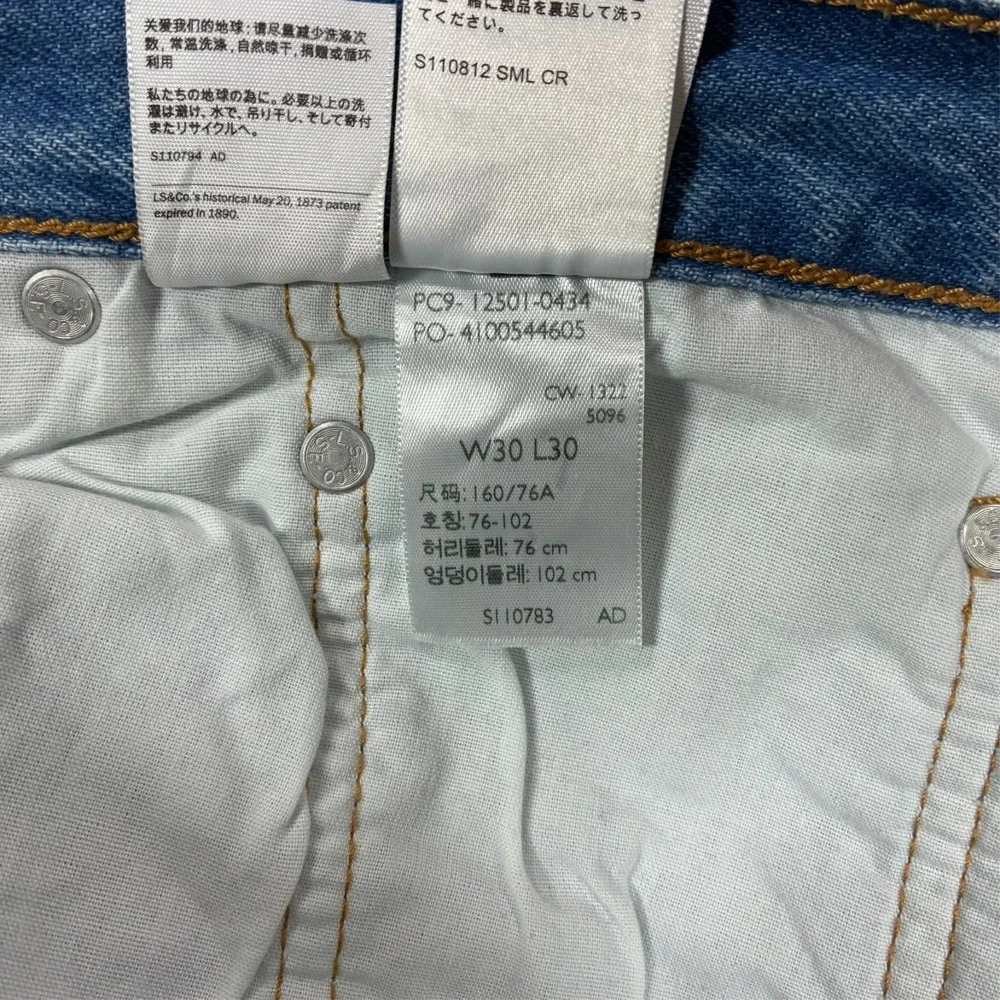 Levis 501 Mens Straight Leg Jeans Size 30x30 Blue Denim Distressed Mid Rise